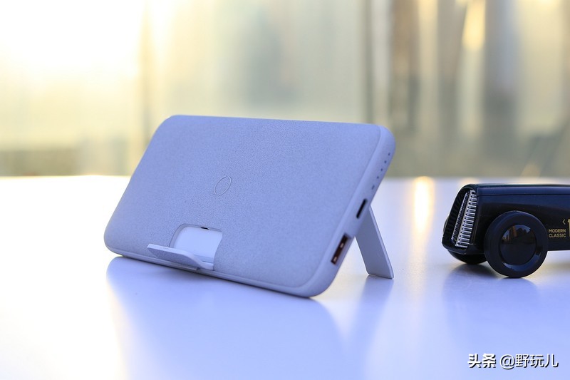 安卓手机背夹式充电宝测评,南卡无线充电宝pow-1和pow-2