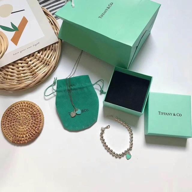 国际权威色彩机构潘通2020流行色,流行色为什么是潘通说了算