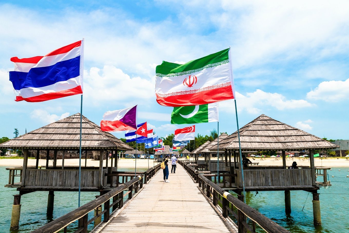 何必去国外！广东此海岛四季如春，风景堪比马尔代夫，人少物价低