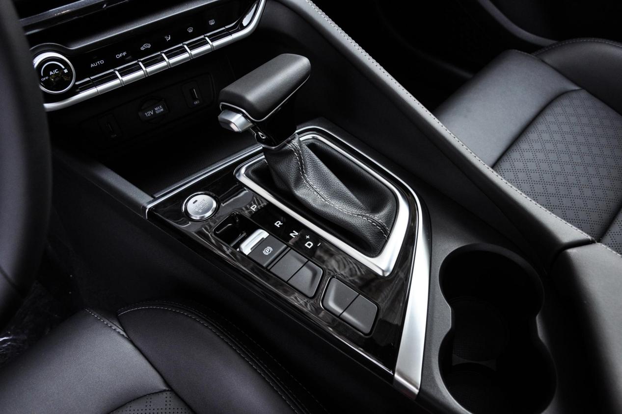 12万左右买合资还是国产,12万买长安还是吉利