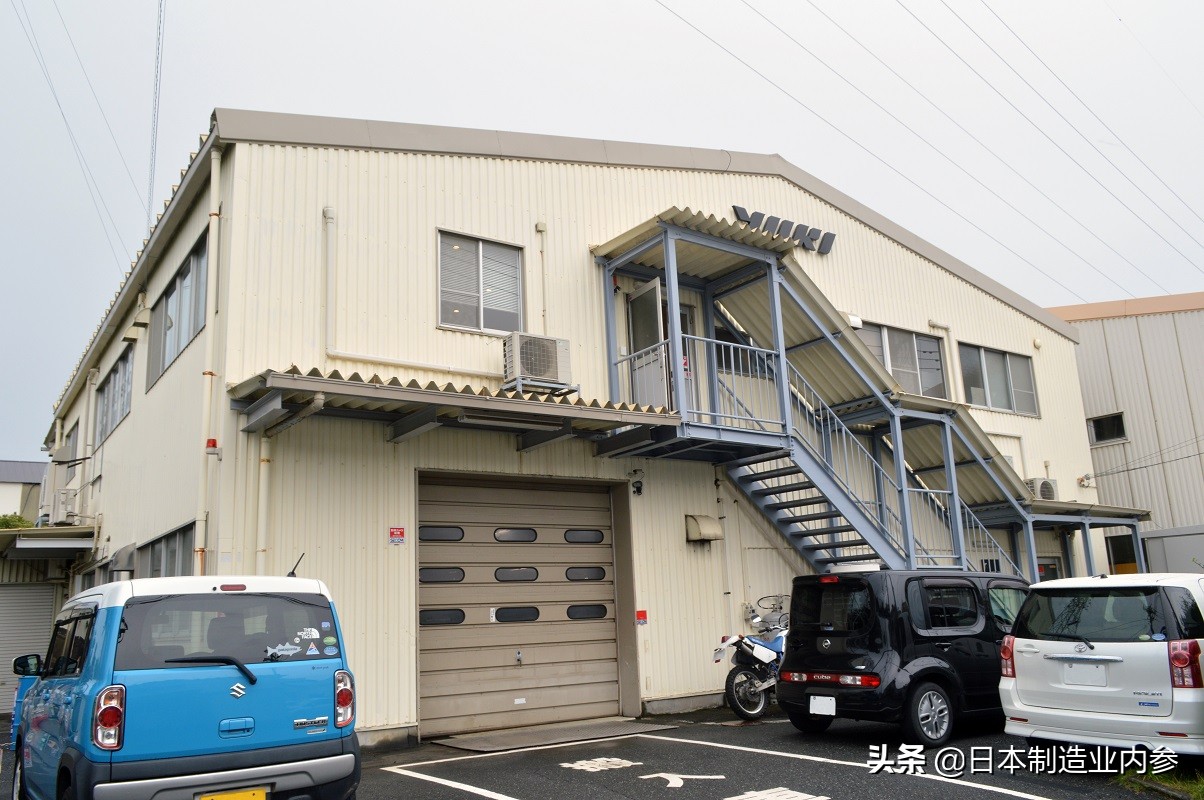 日本一家街道小厂，给聪明能干的技术理工男，提供了一个车库内的终极玩具：微型数控机床