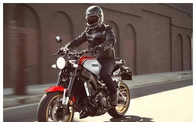 雅马哈xsr900和杜卡迪自游800,雅马哈xsr900复古仿赛首次亮相