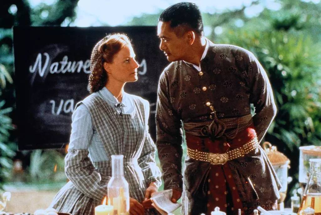 泰国国王和军方谁说了算,泰国国王有权指挥军队吗