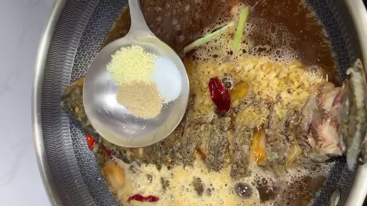 红烧鱼这么做又香又嫩赶紧学起来,红烧鱼教你正确做法鲜香入味