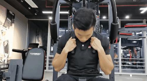 健身房健身器材训练全套,健身房肌肉训练器材视频