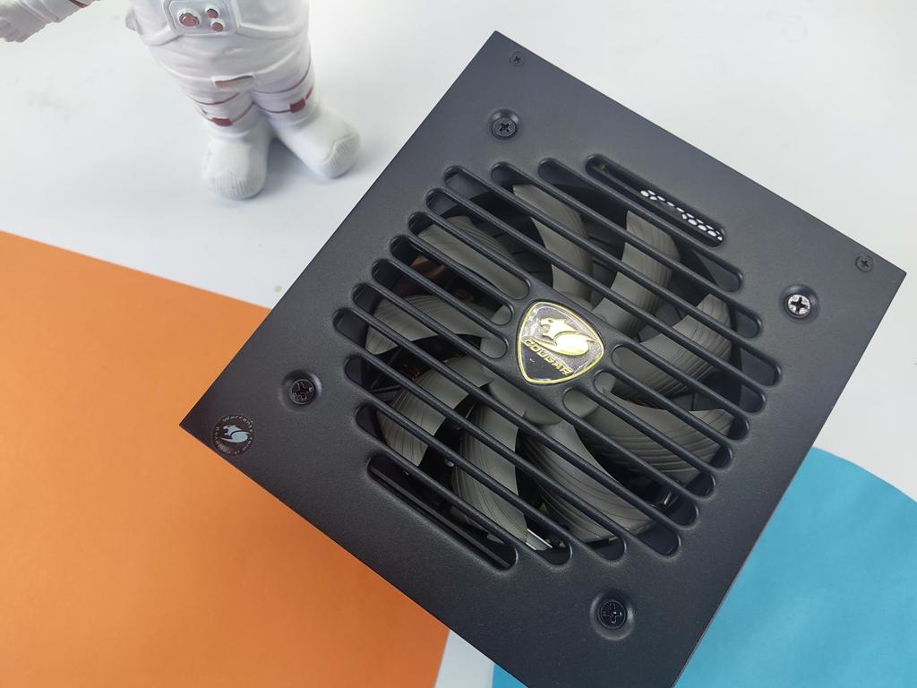 骨伽全模组电源智能静音降噪强劲稳定输出