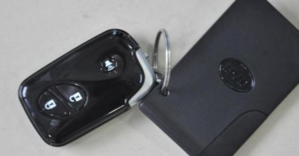 炫酷车钥匙一抓一把，超薄的却没几个，你都见过哪些？