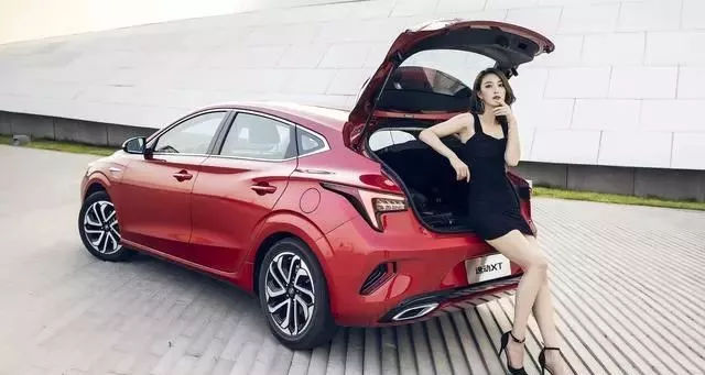 中国最美两厢车长安逸动xt,长安逸动xt15款自动挡