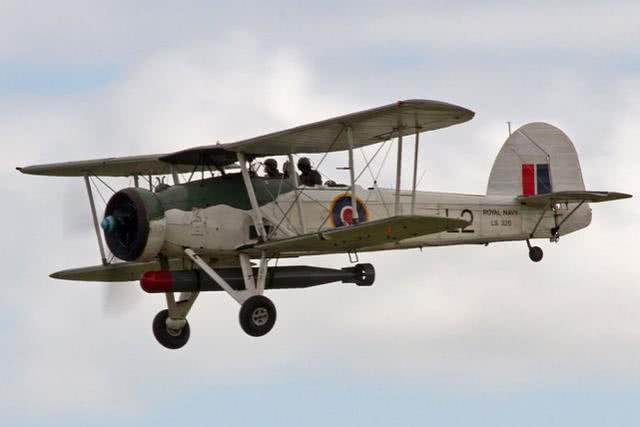 摧毁最强超级战舰！英国最牛王牌飞行员这一战绩改变世界局势