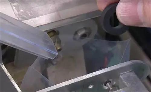 日本人对残疾人有特殊的照顾,日本对人的关爱