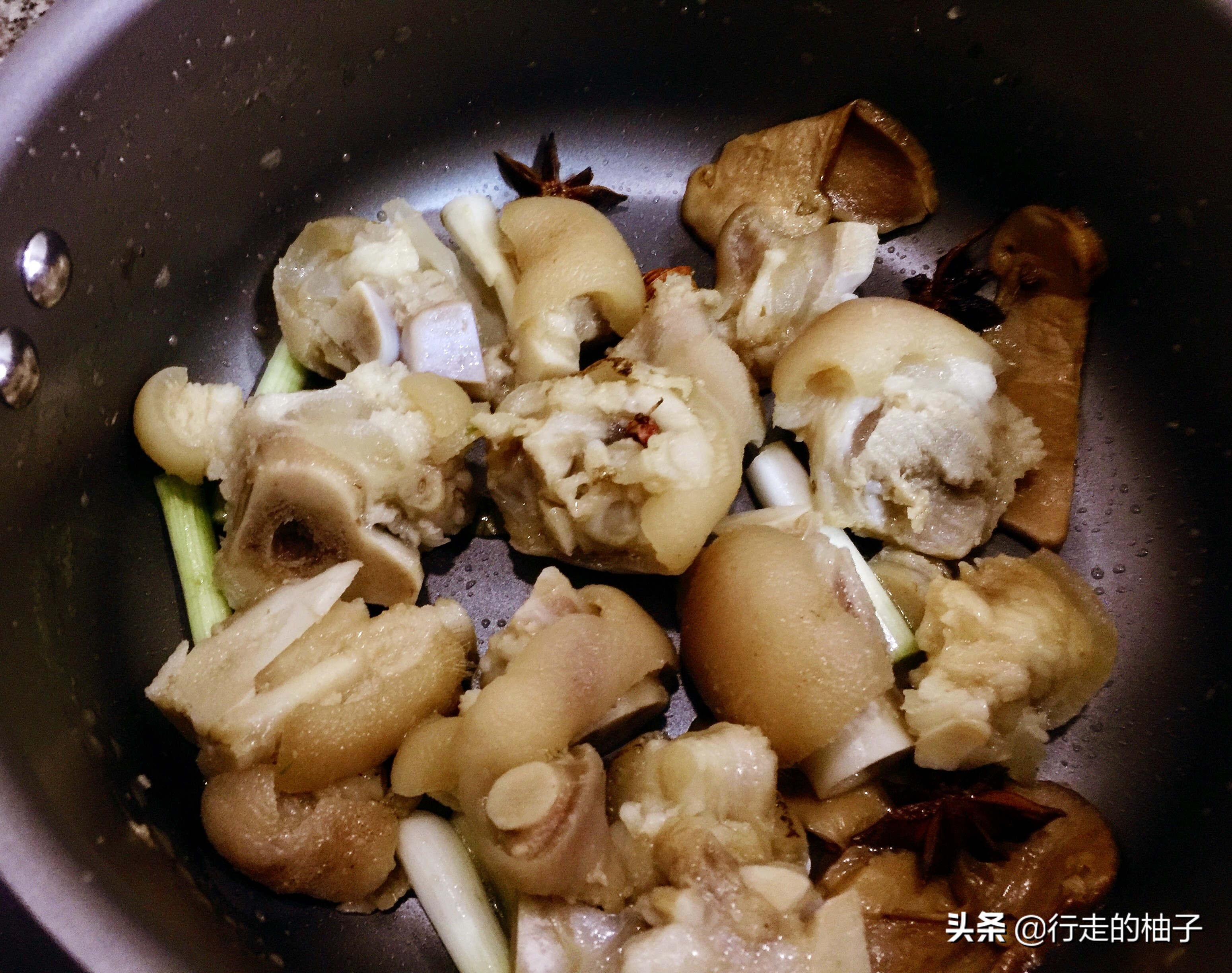 山药猪蹄玉米汤,淮山玉米猪蹄汤的做法视频