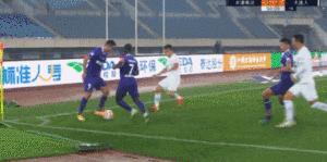 中超大冲突,中超赛场爆发大规模冲突大连人