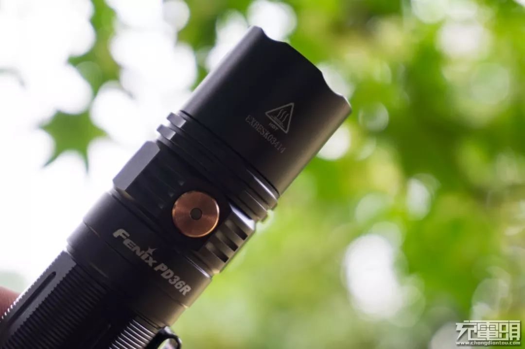 fenix菲尼克斯pd36r强光手电测评,fenixpd36rv2.0战术手电筒