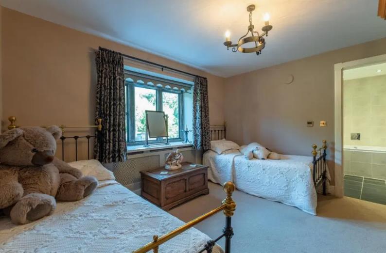 英国威尔士城堡,威尔士中世纪城堡出售