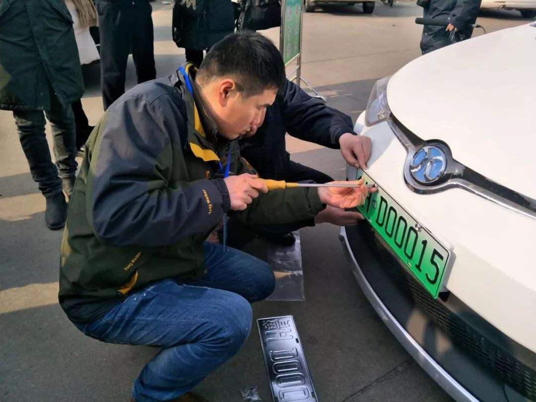 一般汽车4s店一年能卖多少车,4s店一个月大概能卖多少车