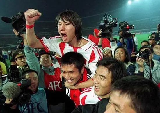 孙继海和李铁2007年英超德比,李铁2001进世界杯的视频