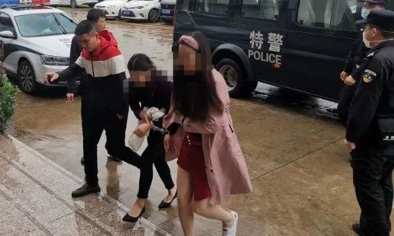 按摩店内“有乾坤”、摩的司机“兼职”介绍卖淫,查禁*赌黄**,瑞金公安在行动!