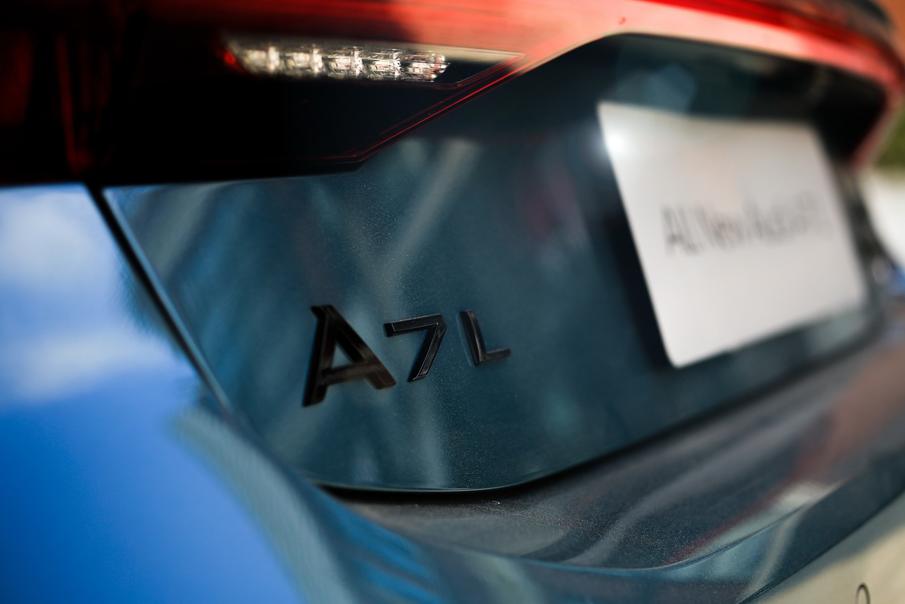 奥迪a7l55tfsi先行版试驾,3.0t的奥迪a7有多强