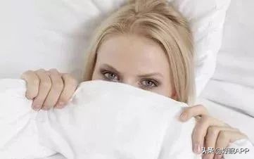 如果身边有蒙着头睡觉的人,赶紧告诉人家这些危险