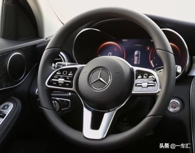 奔驰旅行车c200老款,奥迪a4和奔驰c200哪个性价比高