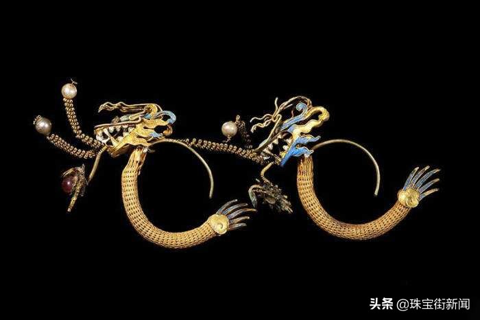 你知道吗，你戴的不止是耳环，还有沧海桑田