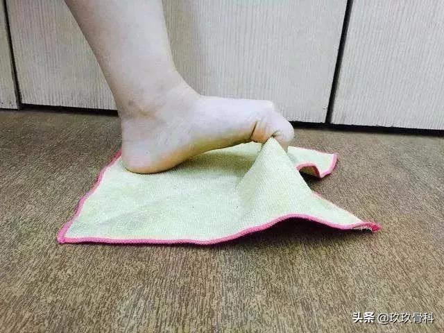 脚踝扭伤一个月后康复训练法,脚踝扭伤是否需要康复训练