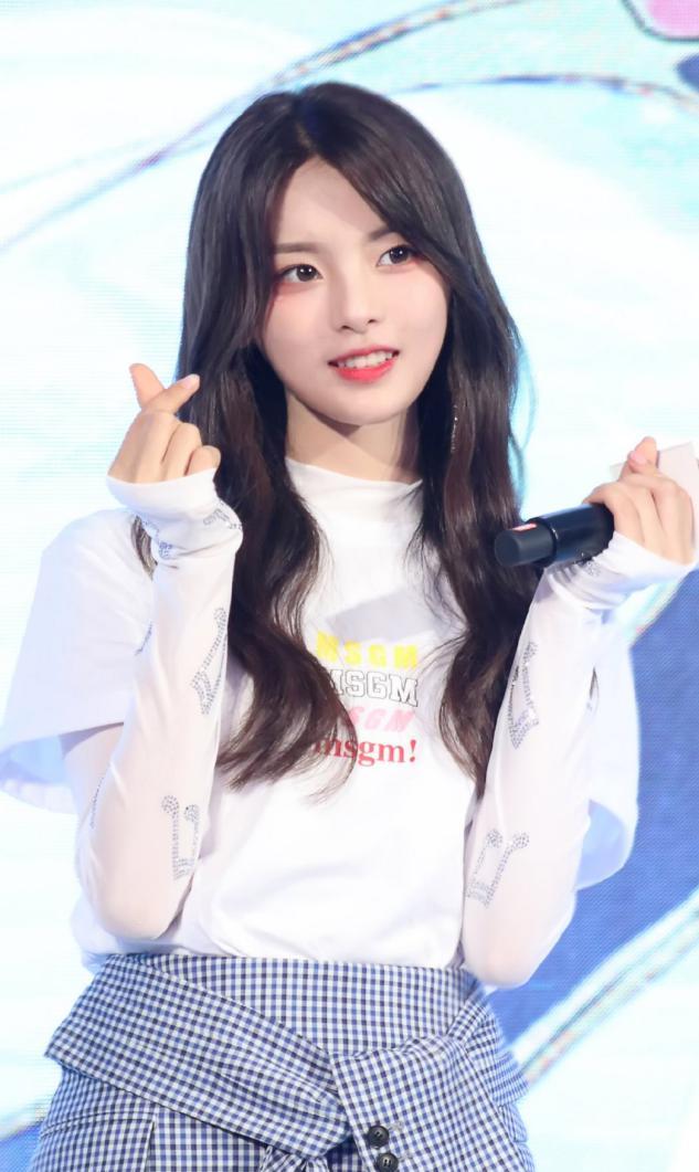 圆脸女生适合的仙气发型,圆脸女生适合的齐肩发造型