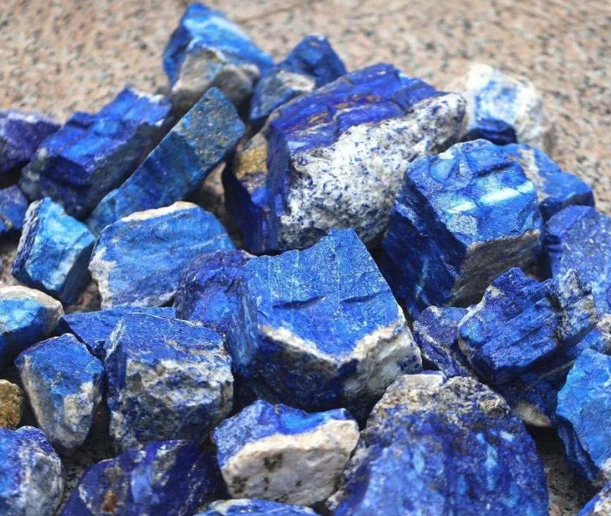 备受历代皇帝喜爱青金石简介,青金石帝王青品质