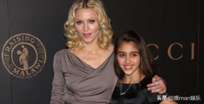 作为麦当娜的女儿也非寻常之辈23岁的她比母亲更大胆出色