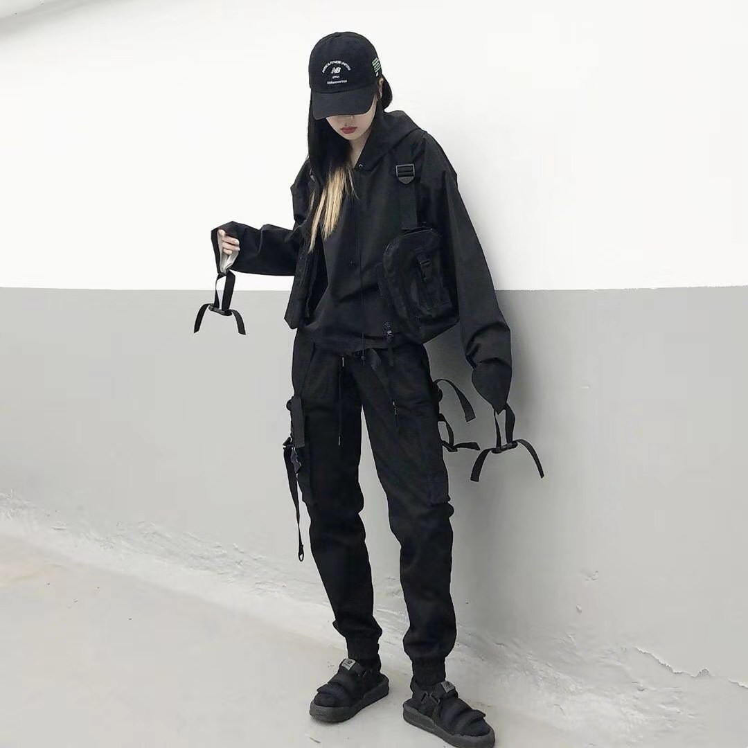 穿黑色衣服特别难看,适合夏天穿的黑色系穿搭