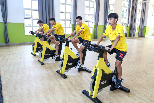 恒大足校复试时间表,千里挑一免费观看