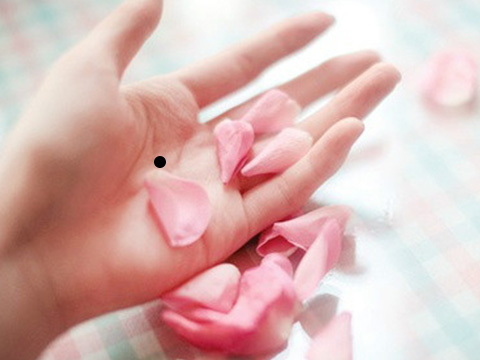 掌心有痣上辈子有个很爱的人,手心里的痣是前世爱人的眼泪吗