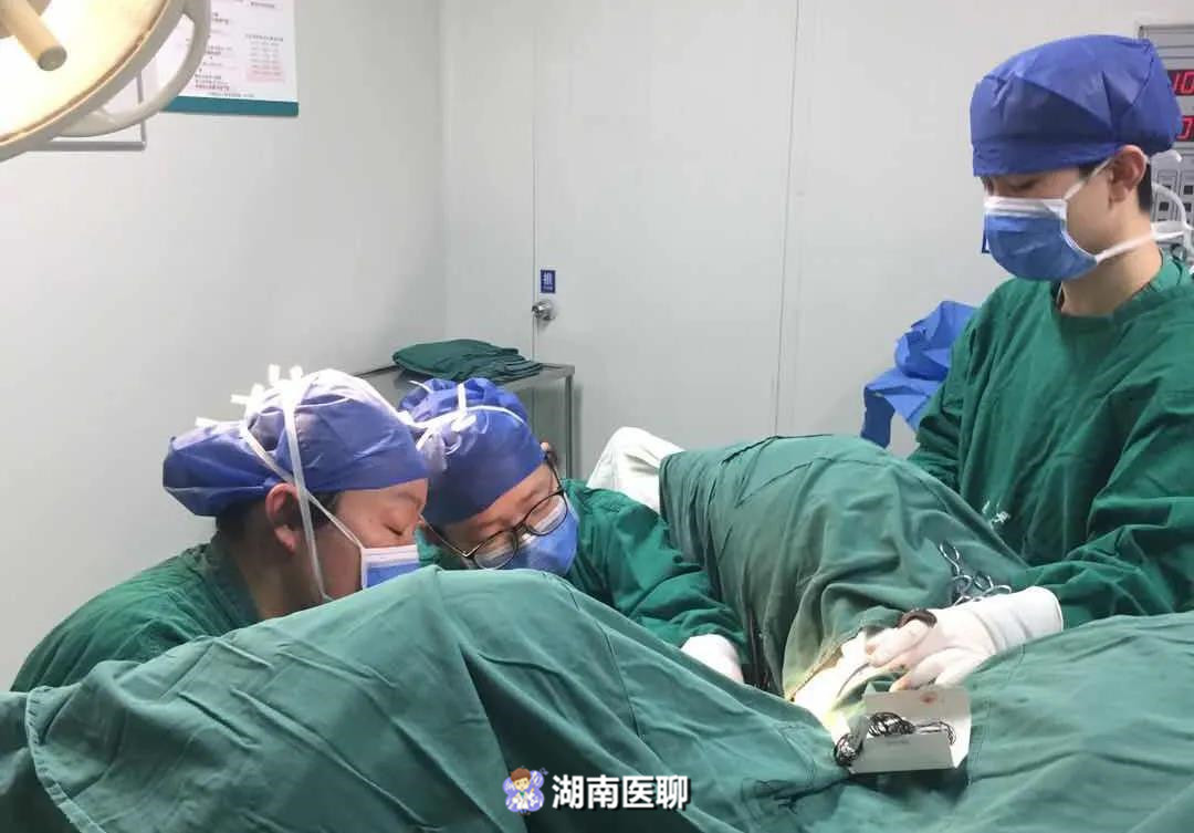 女子做人流手术后回家大出血,女人人流多次后生娃大出血