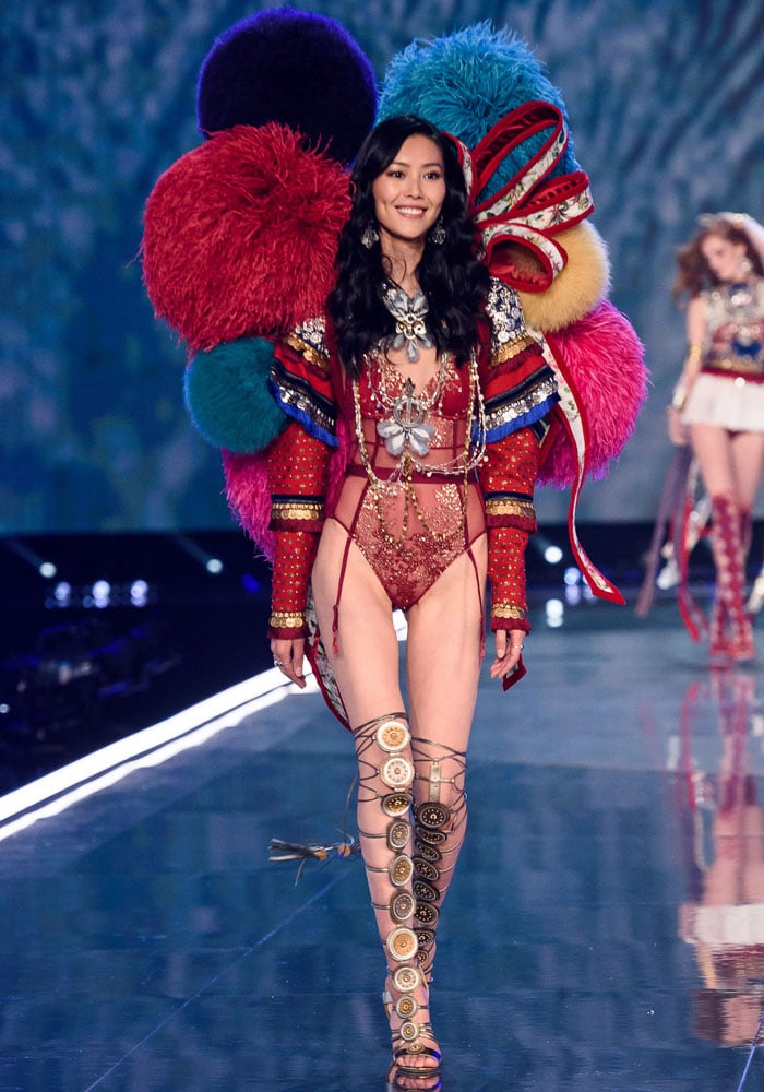 上海场维多利亚的秘密“VictoriasSecret”，模特天使的靴子