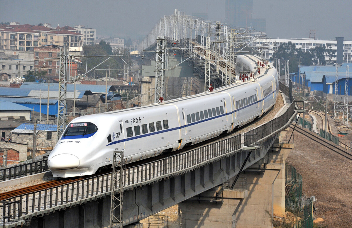 晕车的人坐车前饮食,晕车人上车前吃什么好