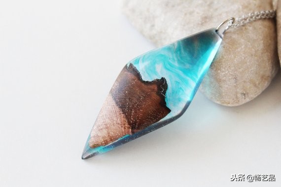 如何用水晶滴胶自制项链,手工滴胶项链教程