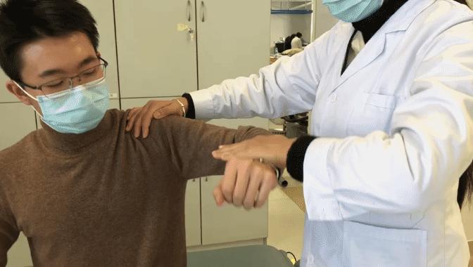 肩膀痛不知什么原因,教你一个动作解决肩膀疼痛