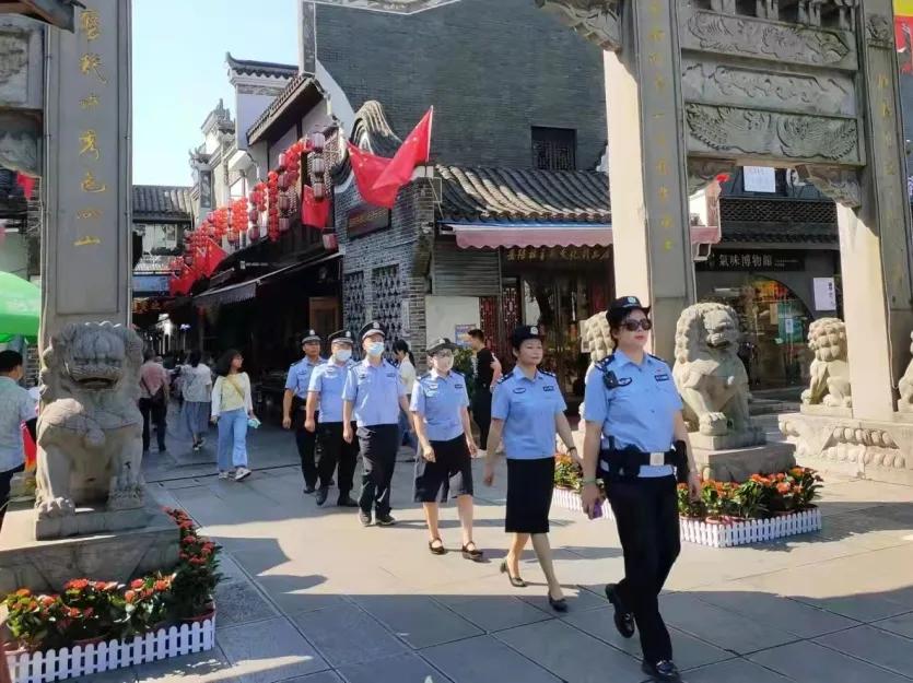 节日我在岗丨守千古名楼护万家安康——岳阳楼派出所国庆景区安保工作纪实