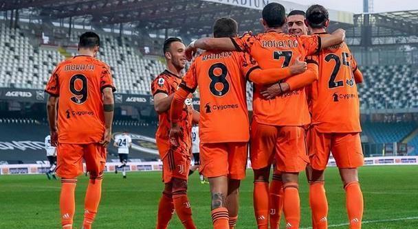 c罗向后切球并转身实况足球,c罗35岁去意甲