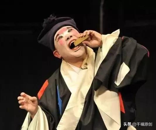 金镯子不要买什么样式的,银手镯和玉手镯戴的圈口要一样吗