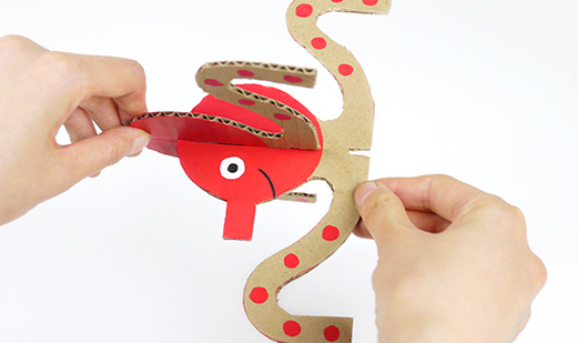 用纸箱做一个小玩具简单又好玩,用纸箱做的小玩具简单又好玩