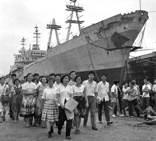 两艘航母同时下水,老牌船厂