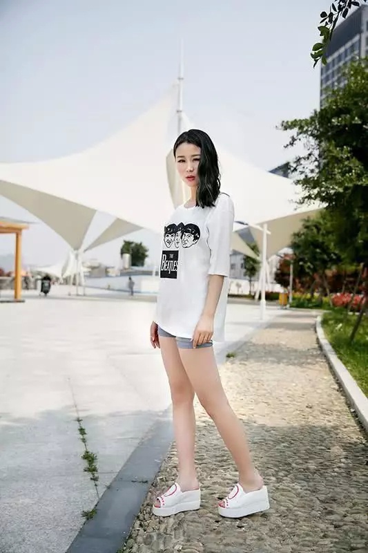 服装设计：只有你不敢穿的*袜丝**，没有设计不出的穿搭，黑丝动人