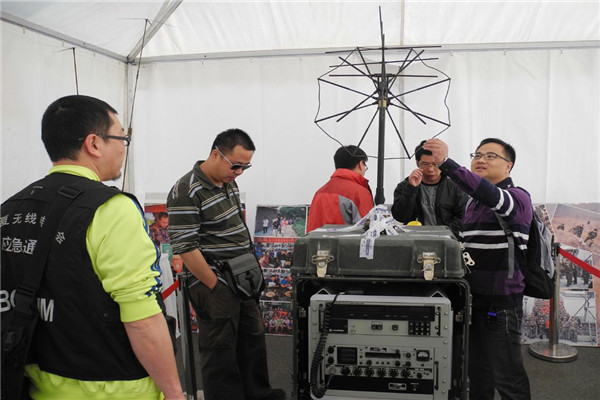 对讲机和电台不是想玩就玩的，业余无线电却真的是不业余