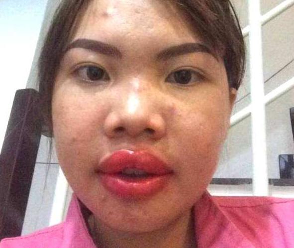 感觉叫别人的名字很别扭,为什么自己叫自己的名字会很尴尬