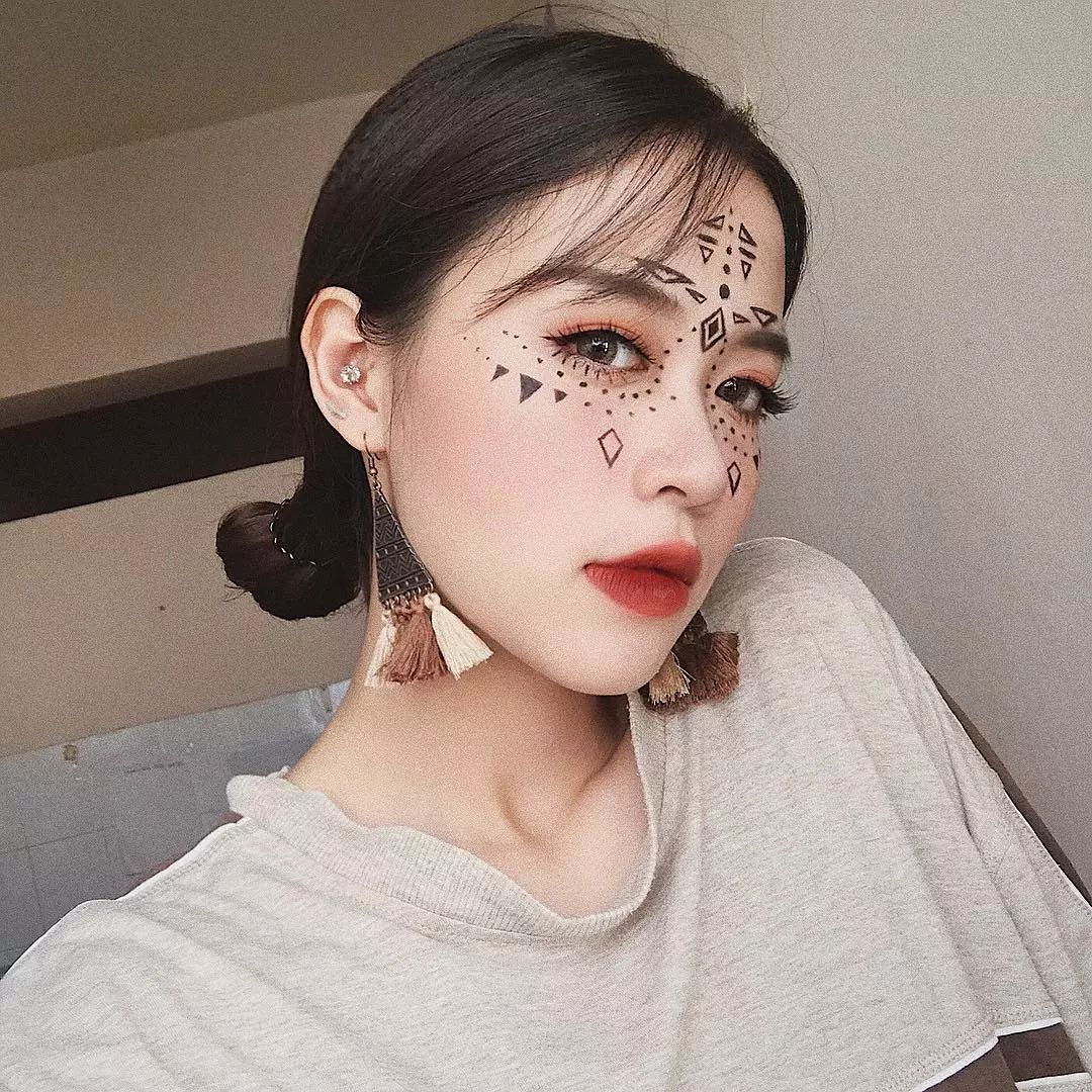 越南网红小姐姐妆容,越南ins小姐姐化妆