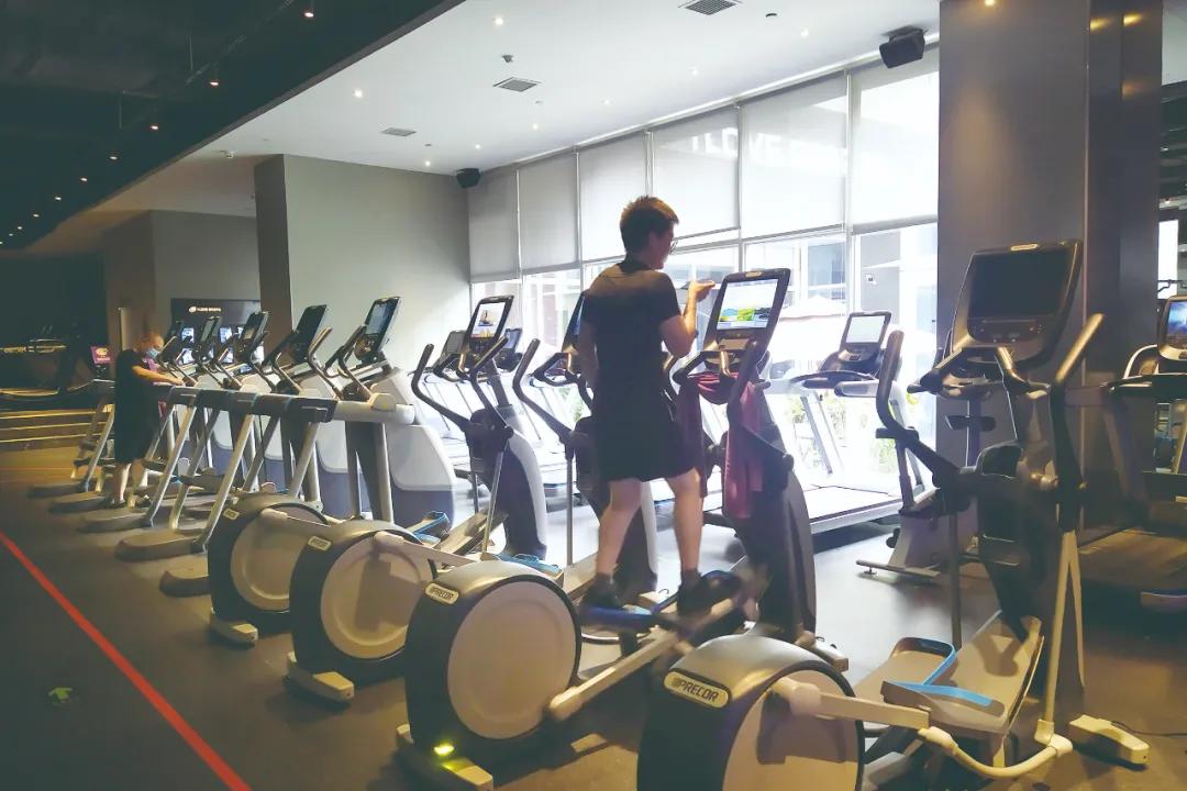 郑州餐饮业未见报复性消费,街边商家有的弃店打工有的*款贷**继续干