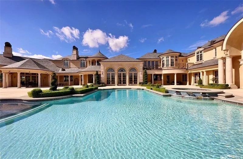 美国网红购豪宅,美国网红买下一万平城堡