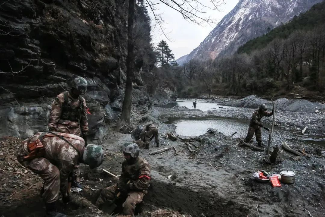 入伍十三年被提副营长,当兵13年破格提干副营长