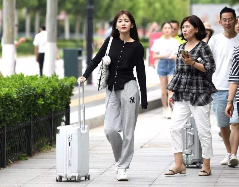 大学里很烧钱的4类专业，新生开学时钱要带够，否则月底只能吃土